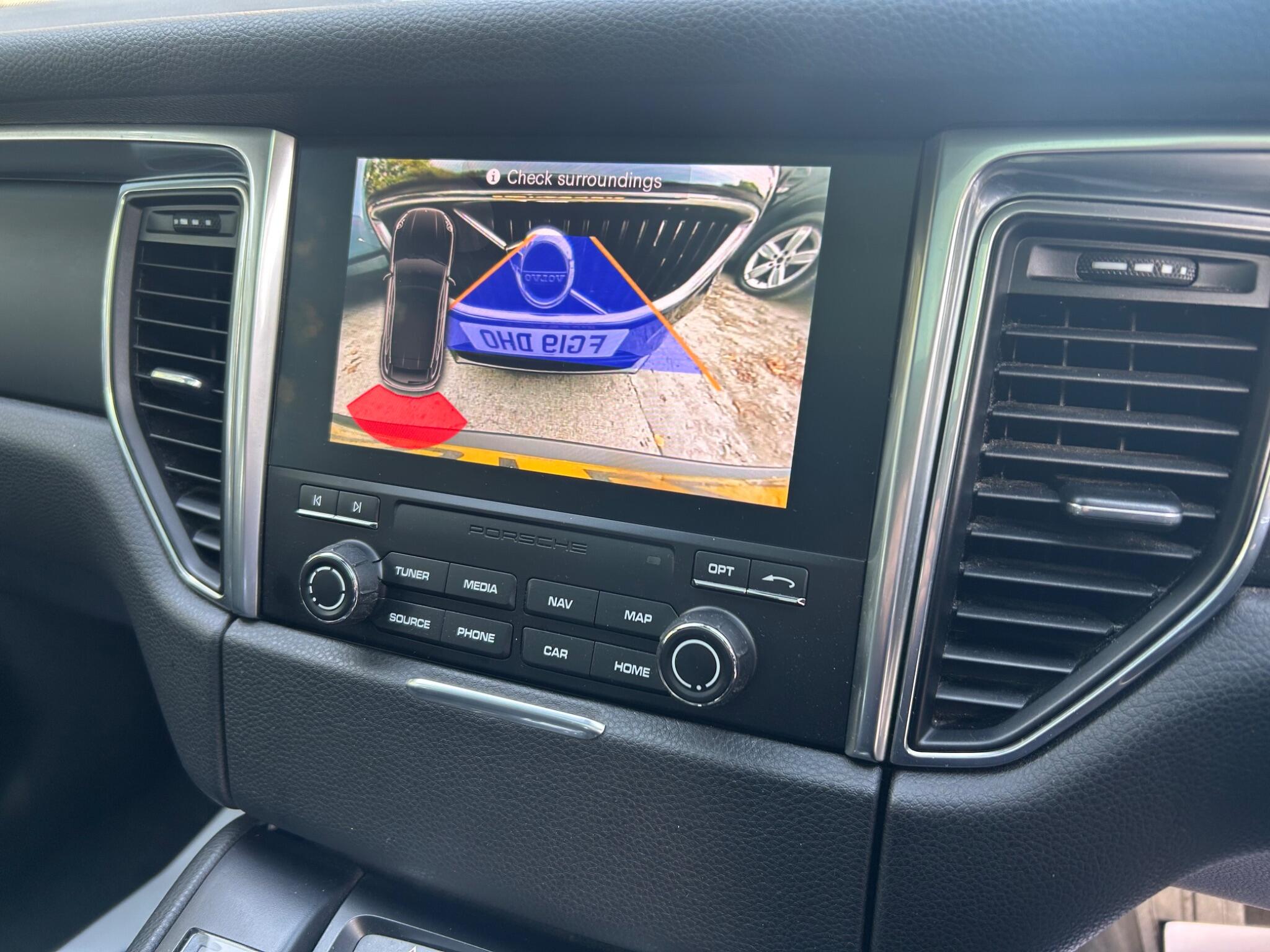 Porsche Macan view 40