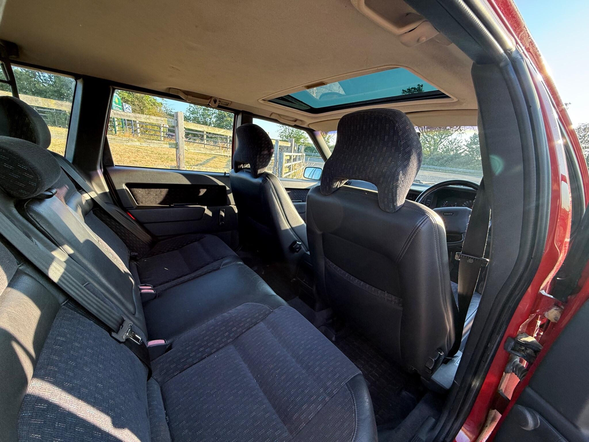 Volvo 850 2.5 20v GLT 5dr — photo 32 of 96