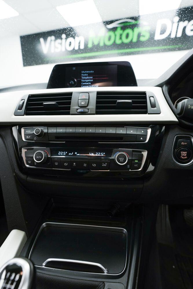 BMW 3 Series view 16