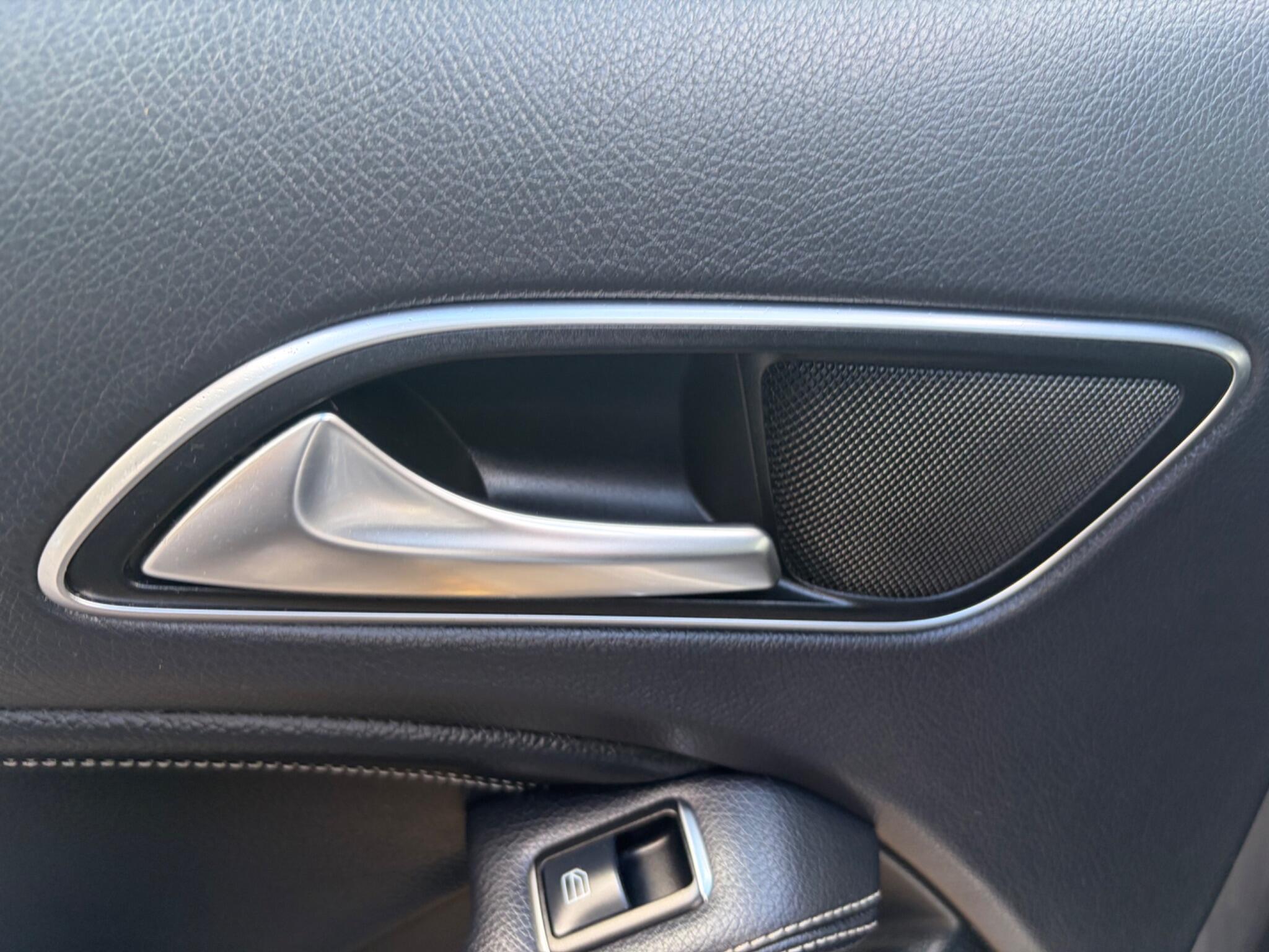 Mercedes-Benz Cla view 72