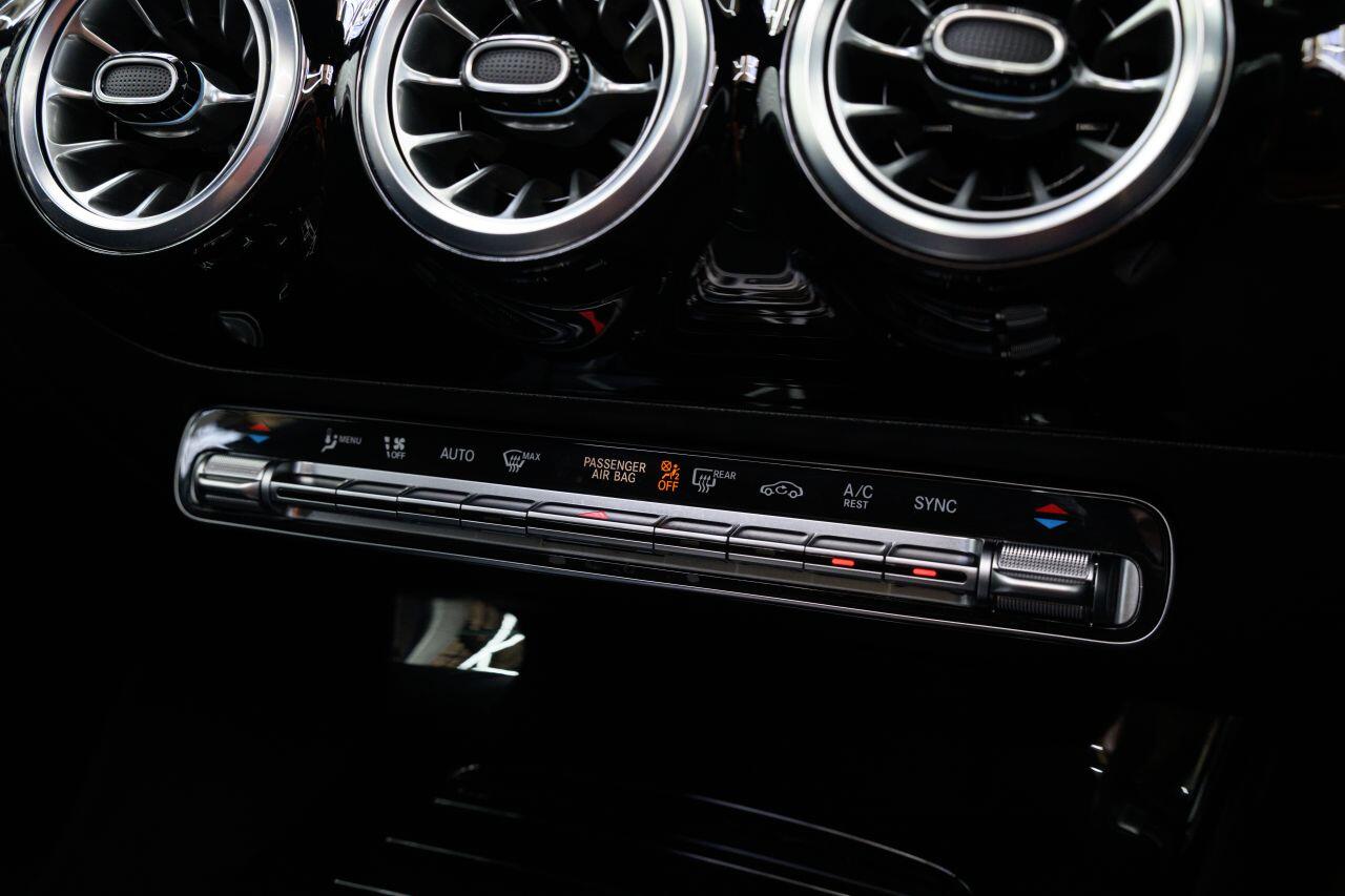 Mercedes-Benz CLA view 43