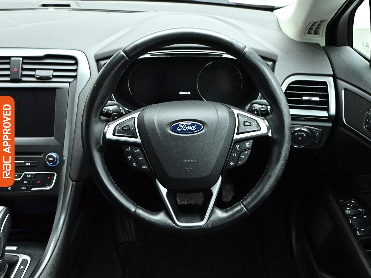 Ford Mondeo view 9