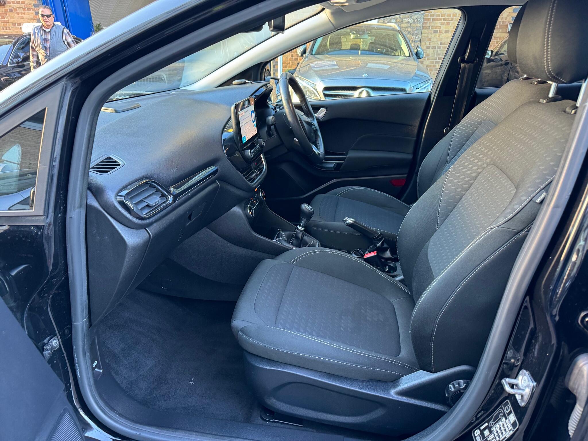 Ford Fiesta view 13