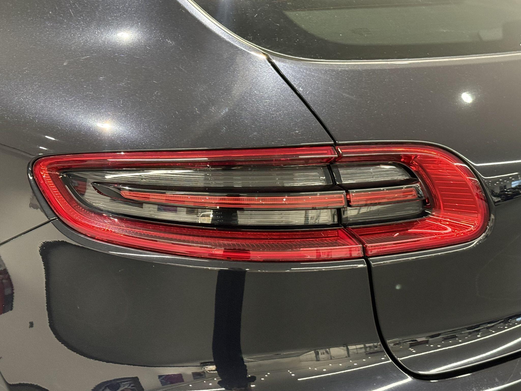 Porsche Macan view 91