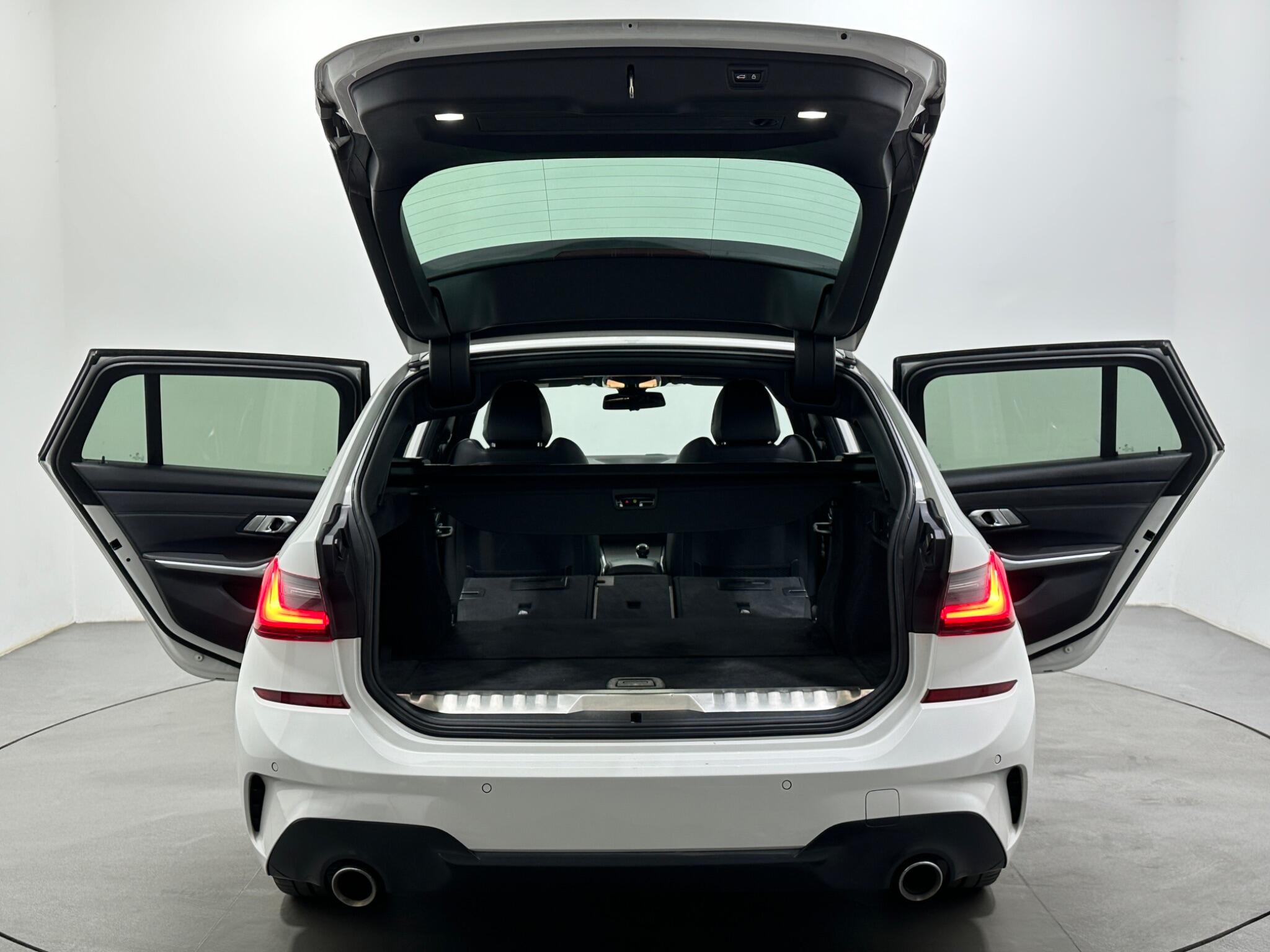 BMW 3 Series view 45