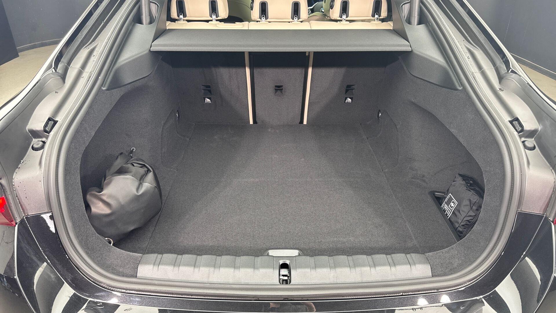 BMW i4 view 13