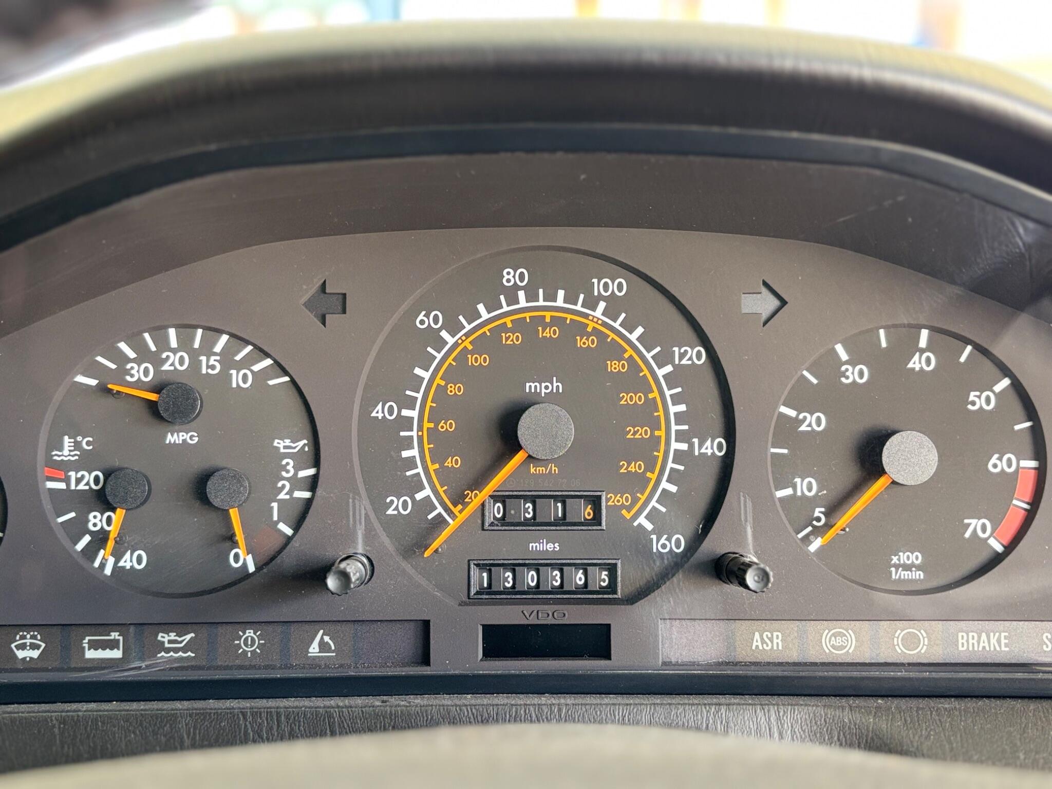 Mercedes-Benz SL view 11