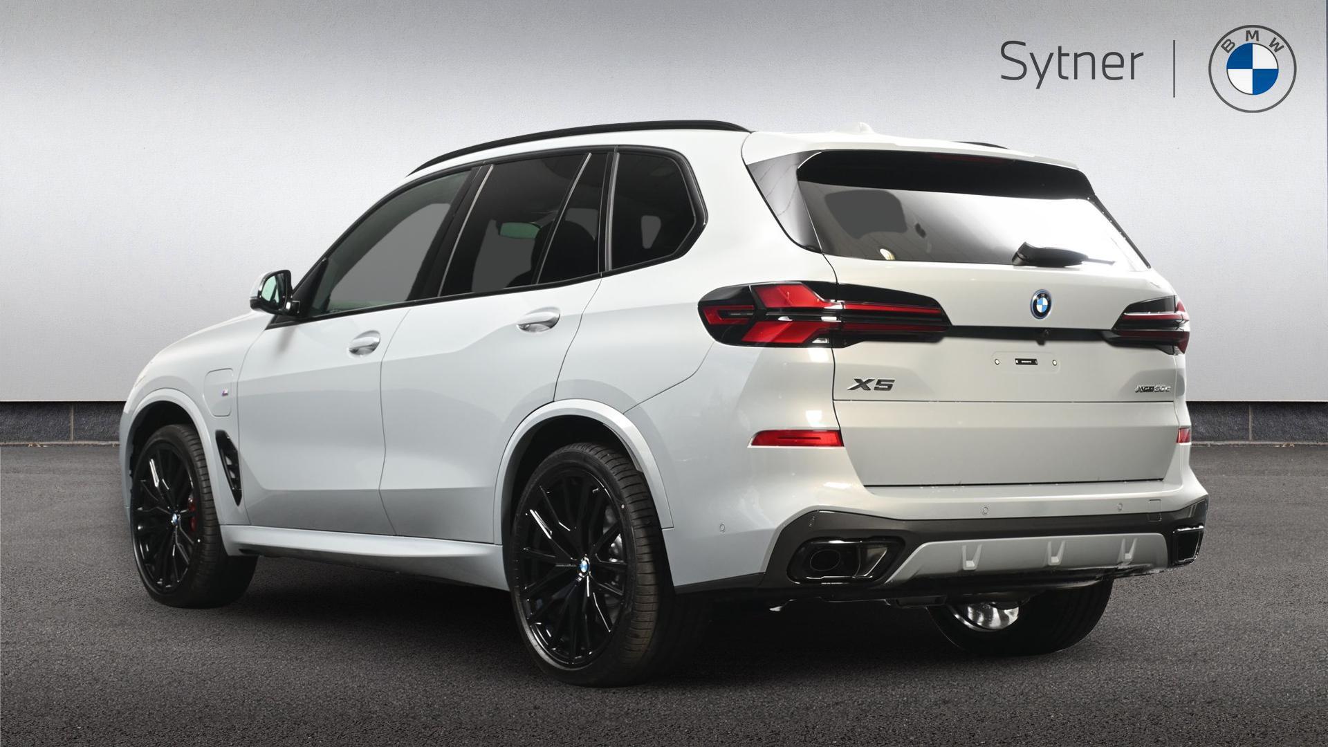 BMW X5 view 2