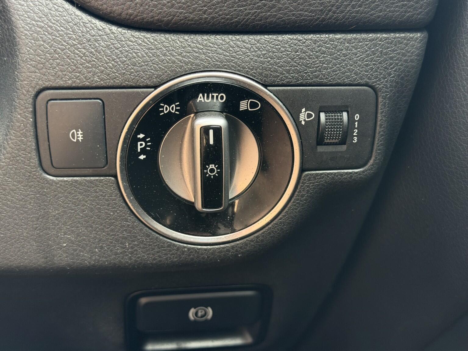 Mercedes-Benz Gla view 27