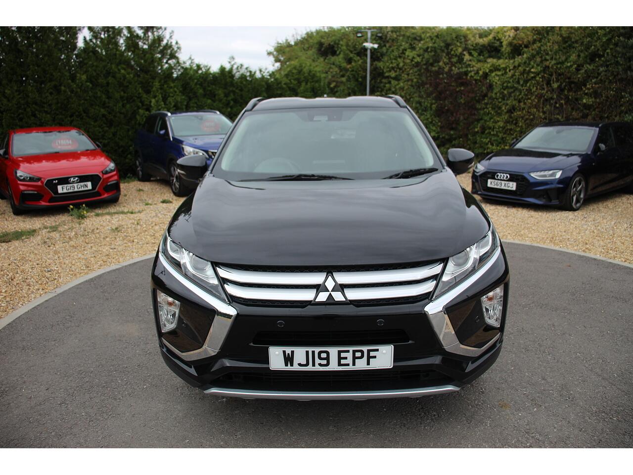 Mitsubishi Eclipse Cross view 3