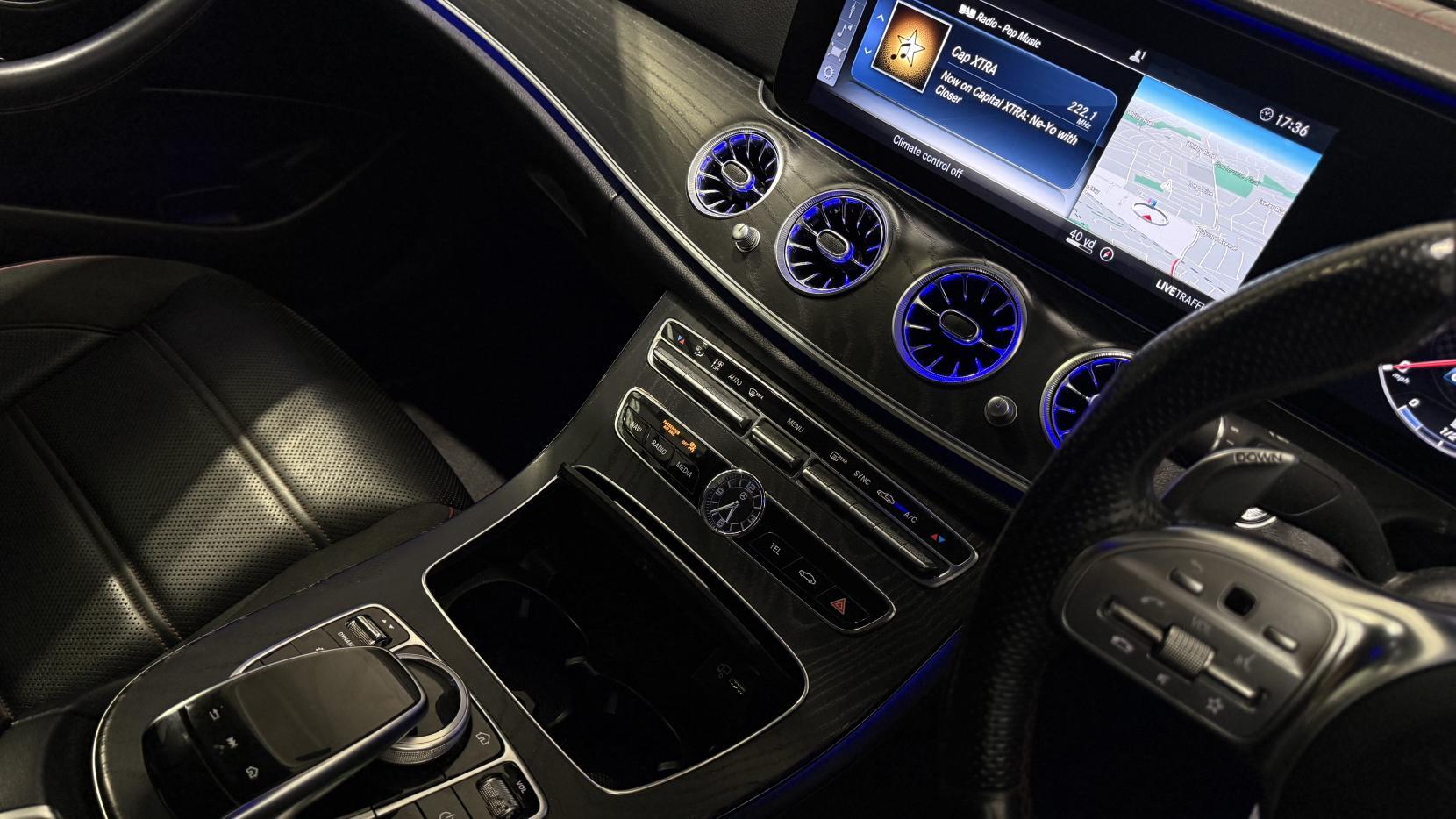 Mercedes-Benz E Class view 28