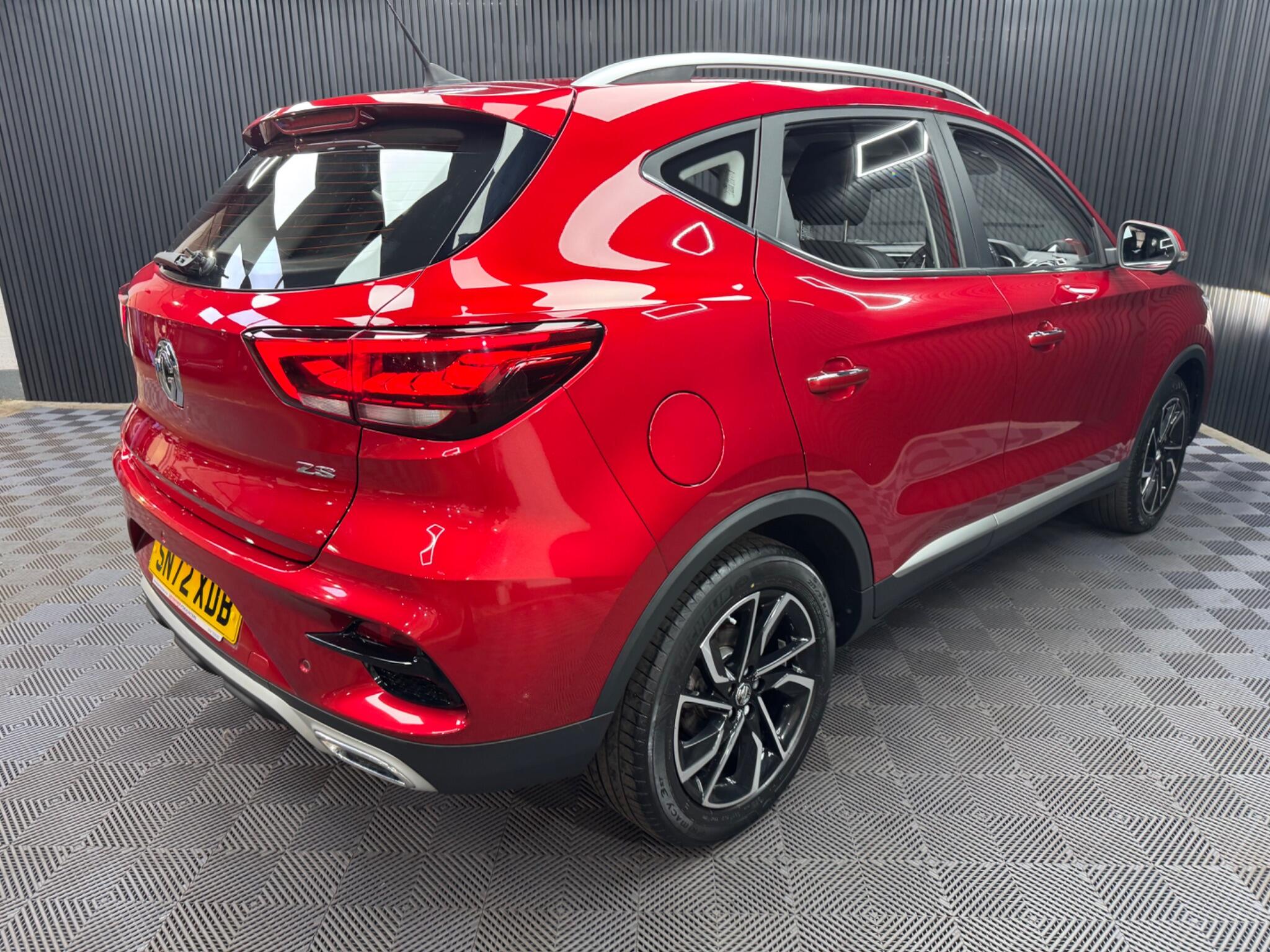 MG ZS view 27