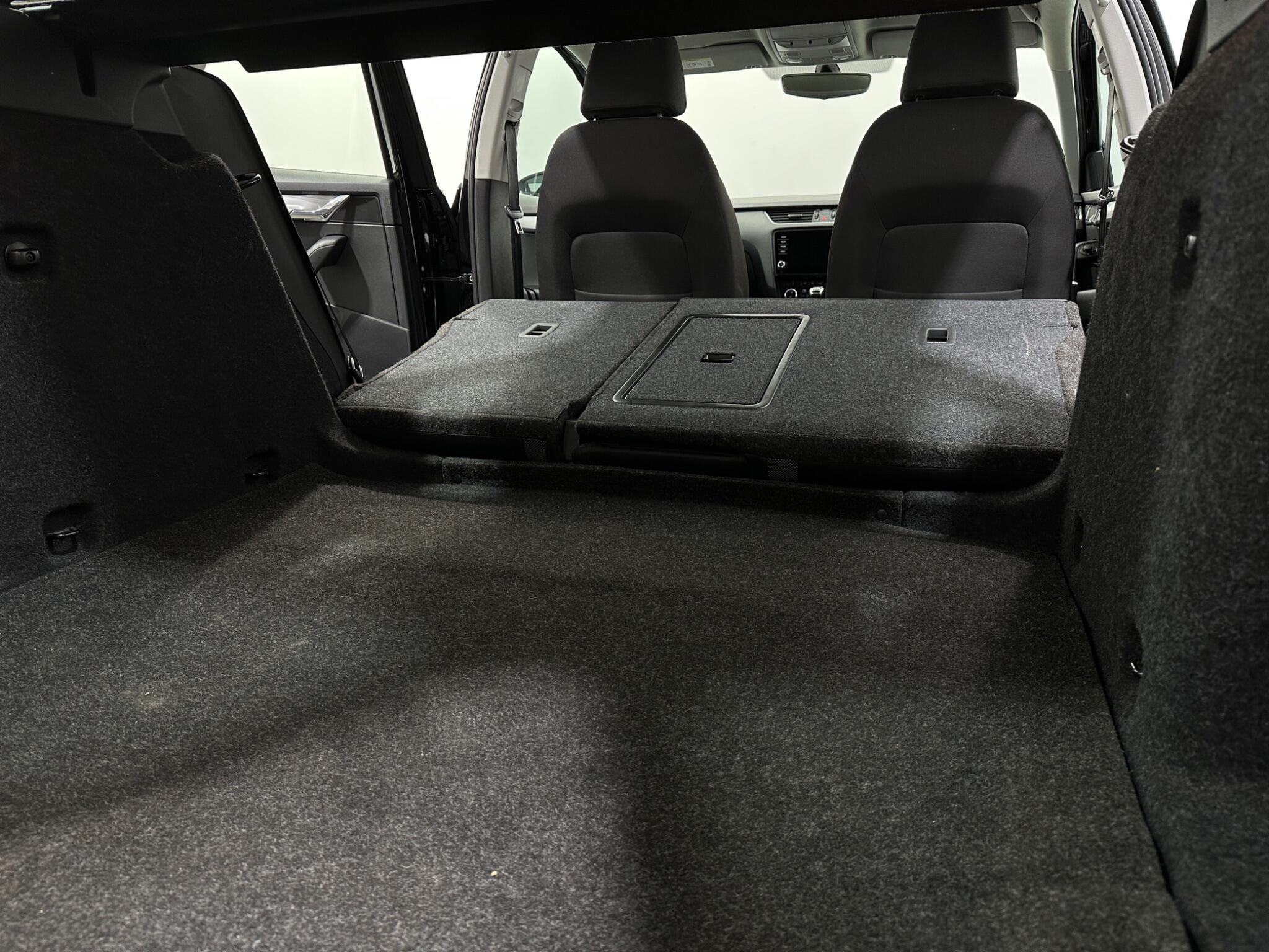 Skoda Octavia view 45