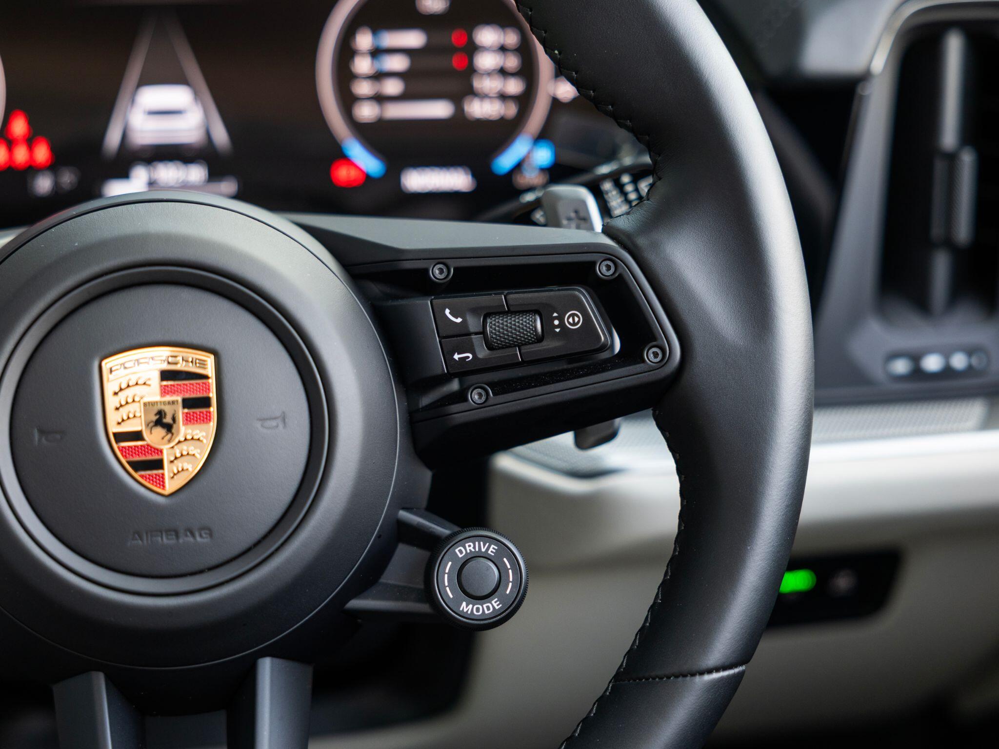 Porsche Cayenne view 34