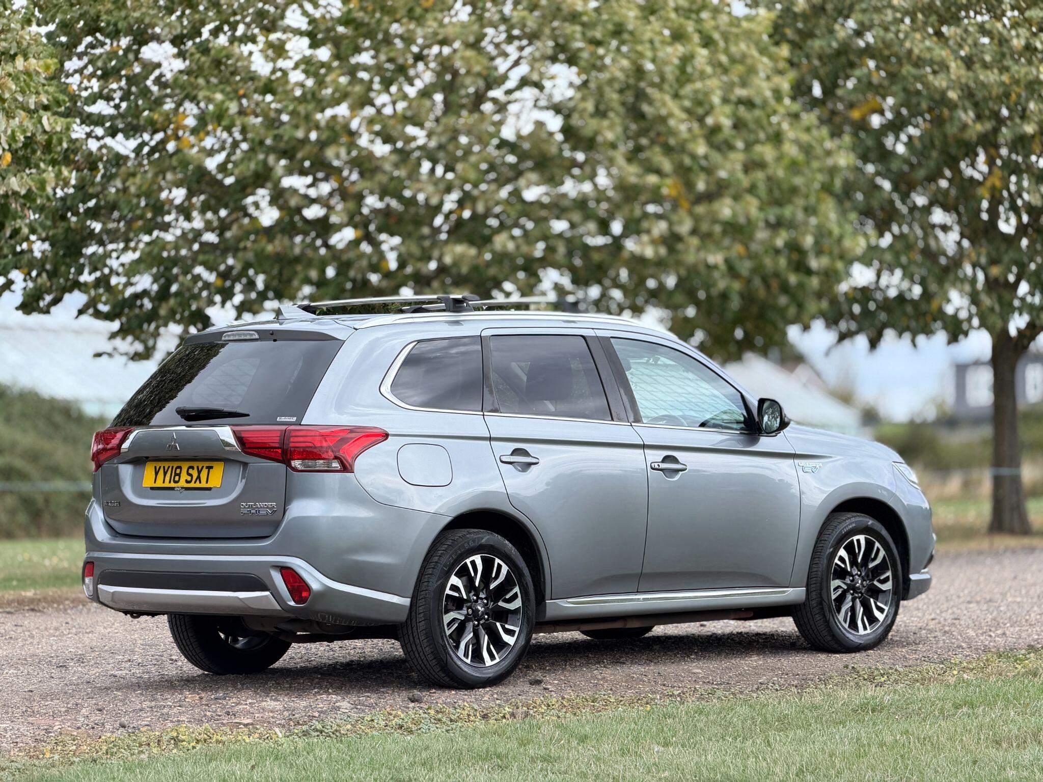 Mitsubishi Outlander view 6