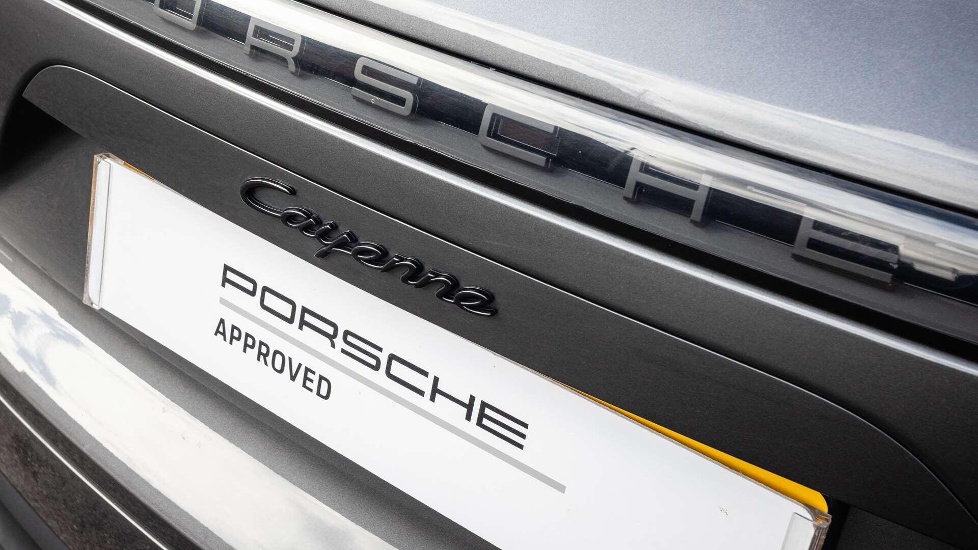 Porsche Cayenne view 40