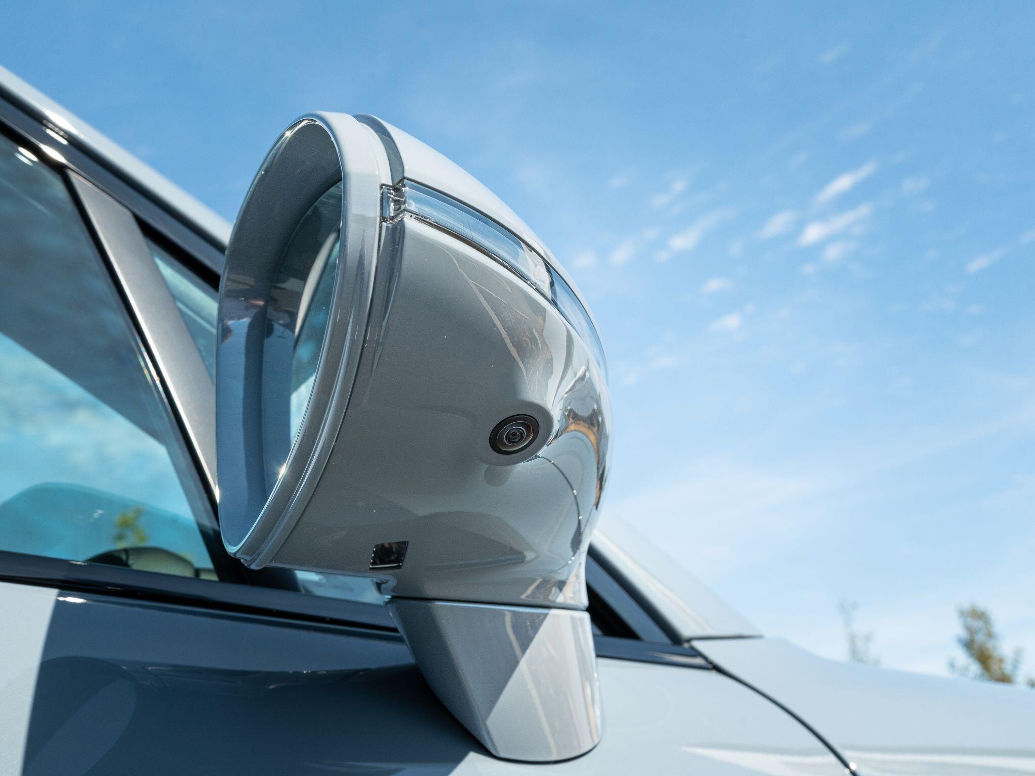 Porsche Cayenne view 11