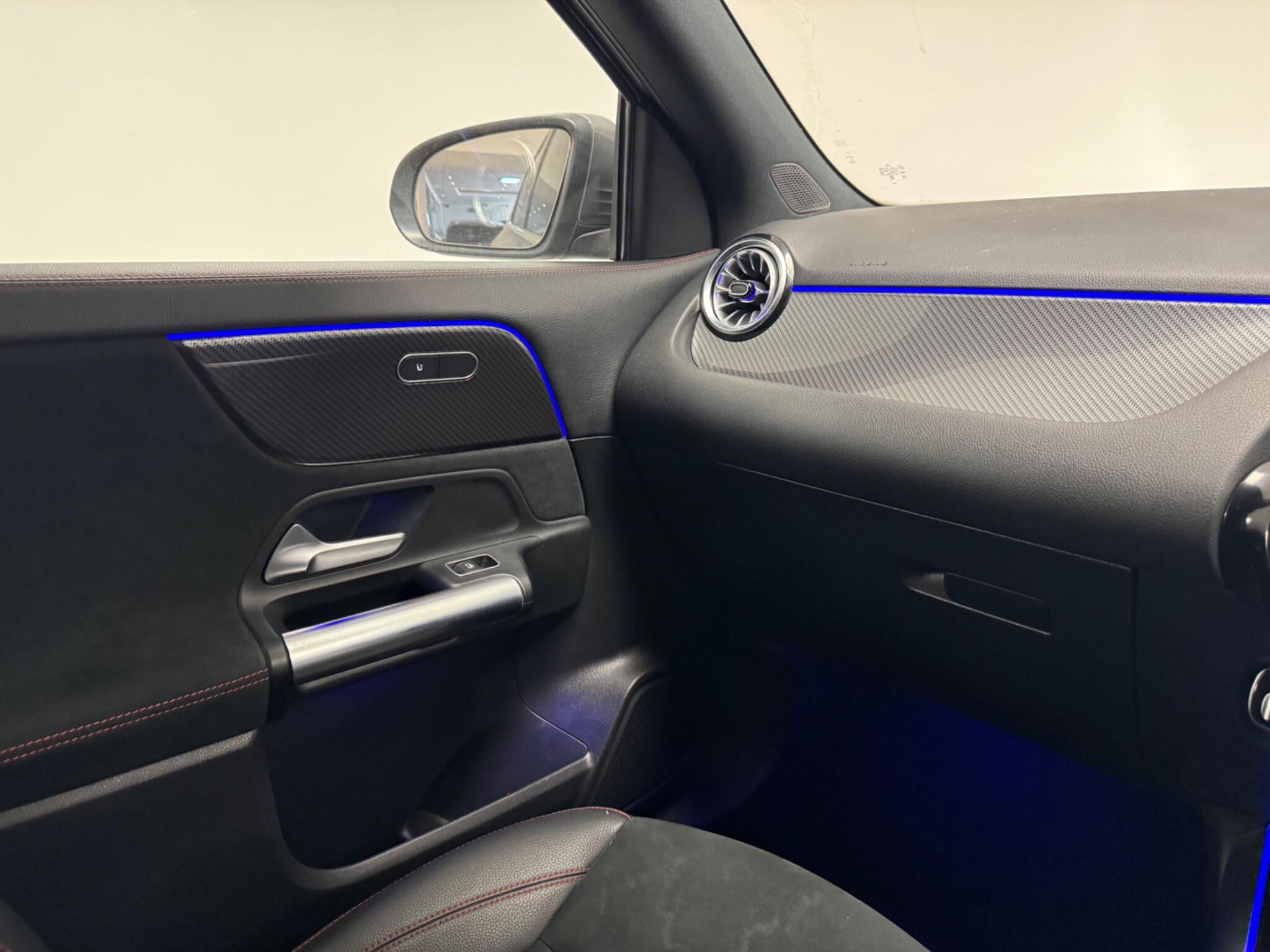 Mercedes-Benz Gla view 13