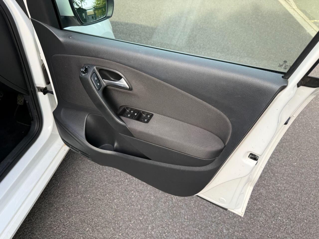 Volkswagen Polo view 26