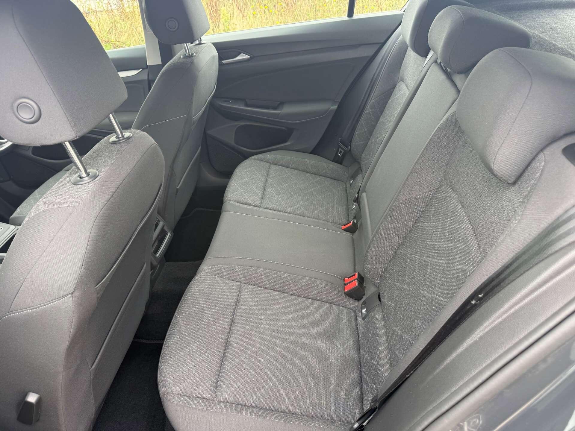 Volkswagen Golf view 24