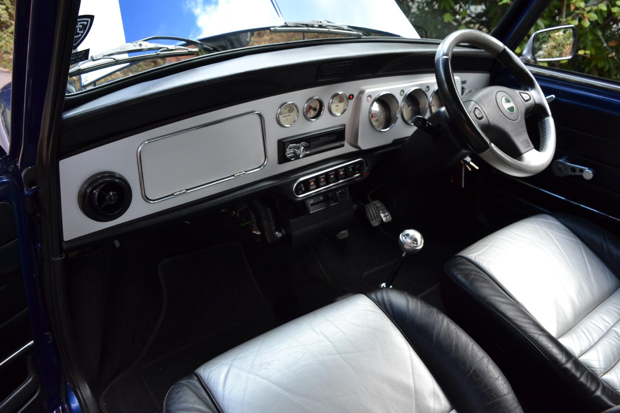 Rover Mini view 21
