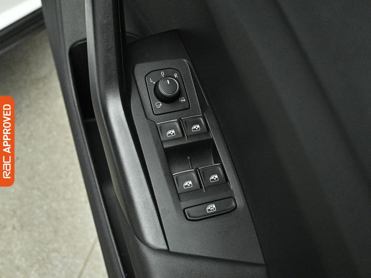 Volkswagen T-Cross view 24