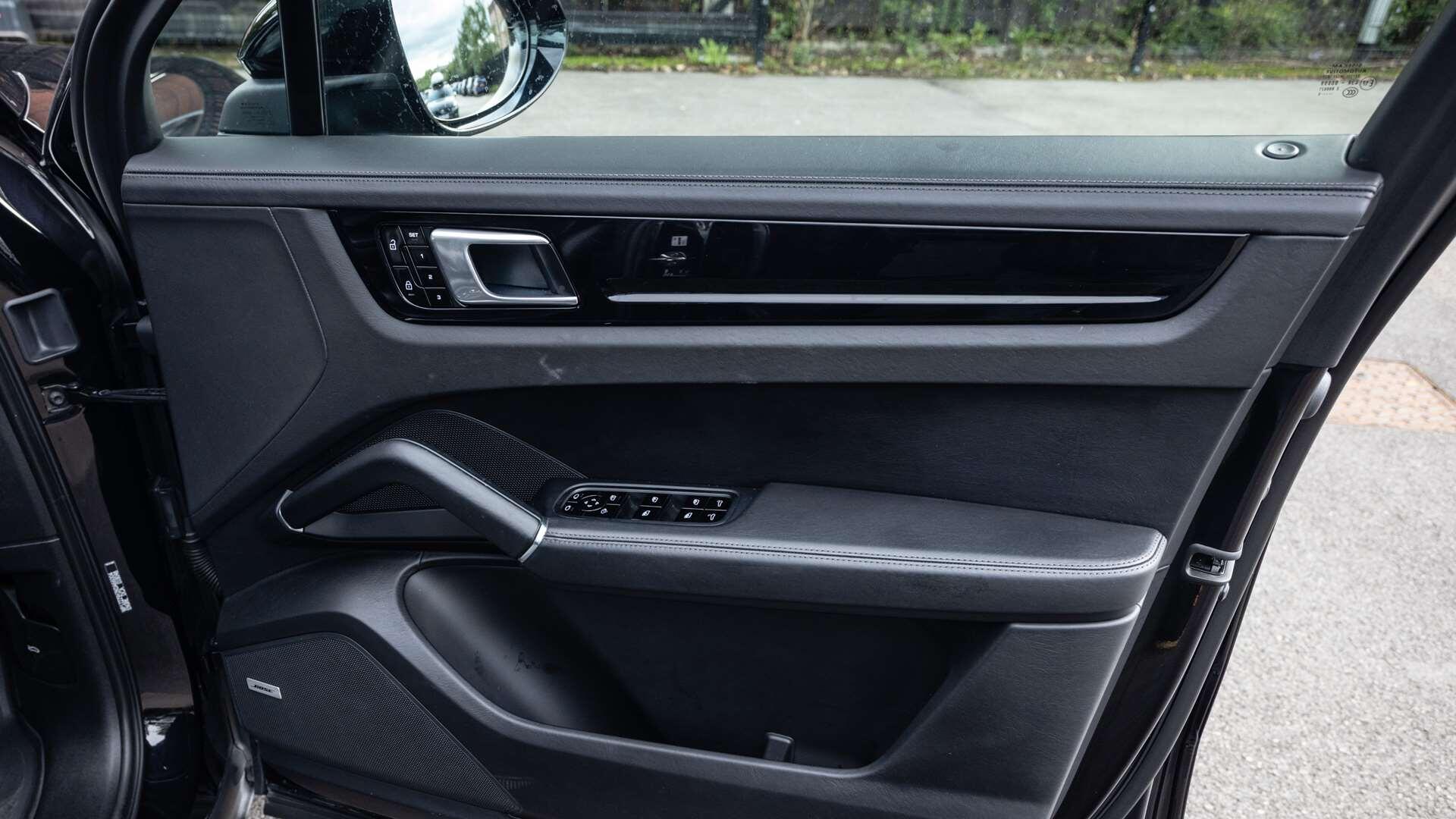 Porsche Cayenne view 20