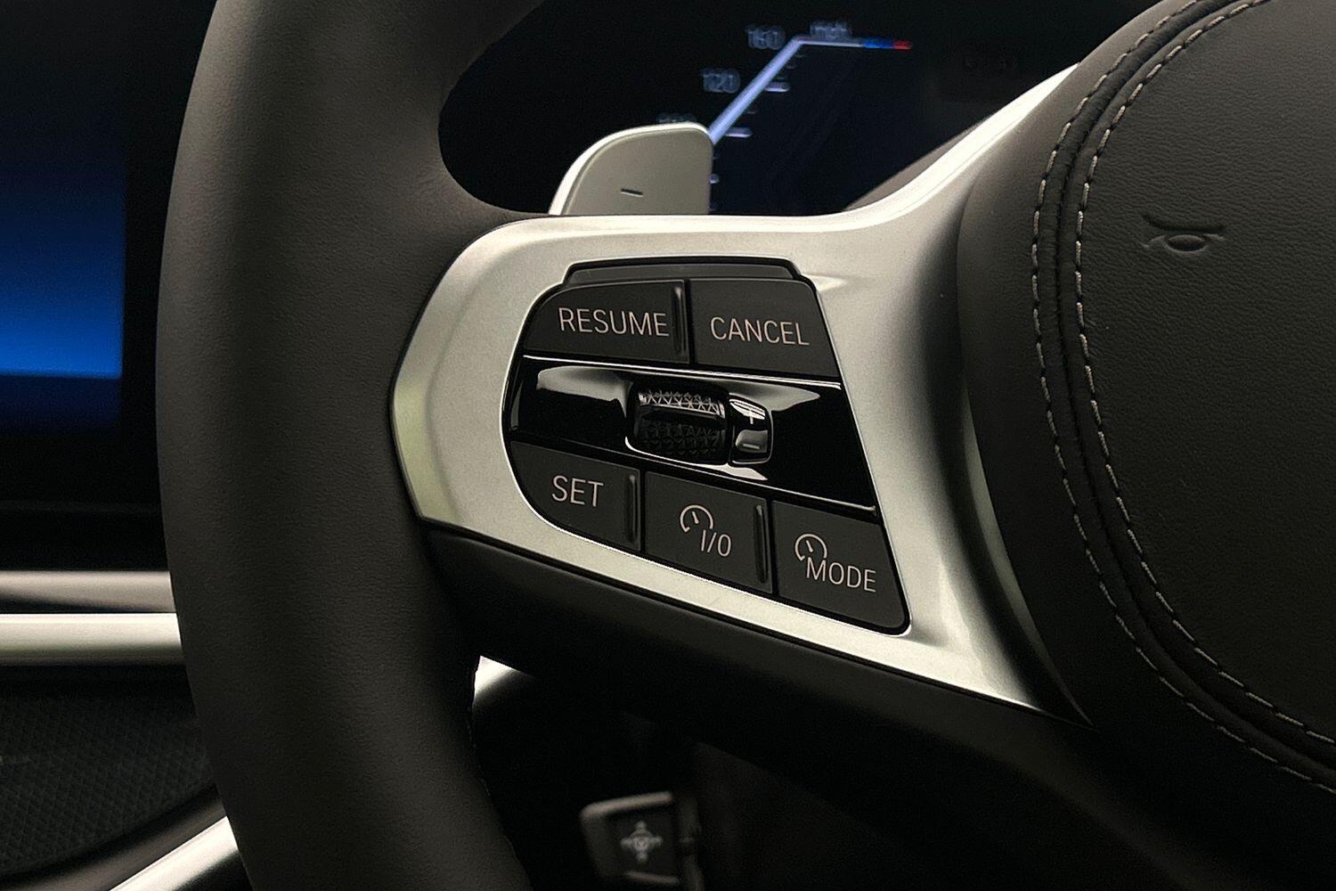 BMW X7 view 17