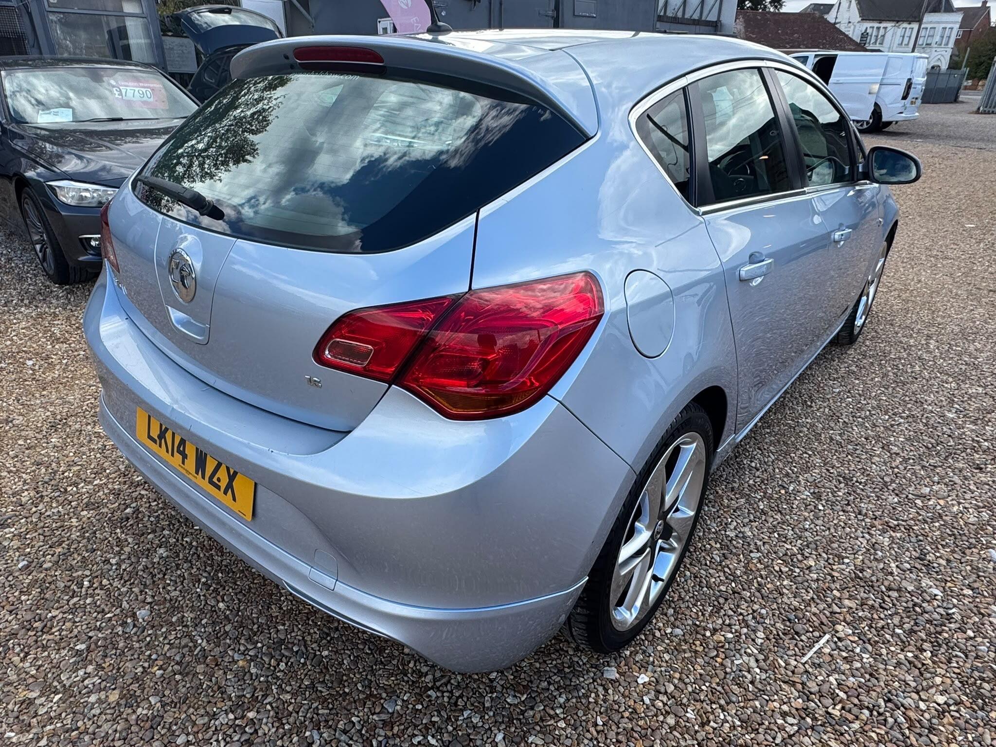 Vauxhall Astra view 8