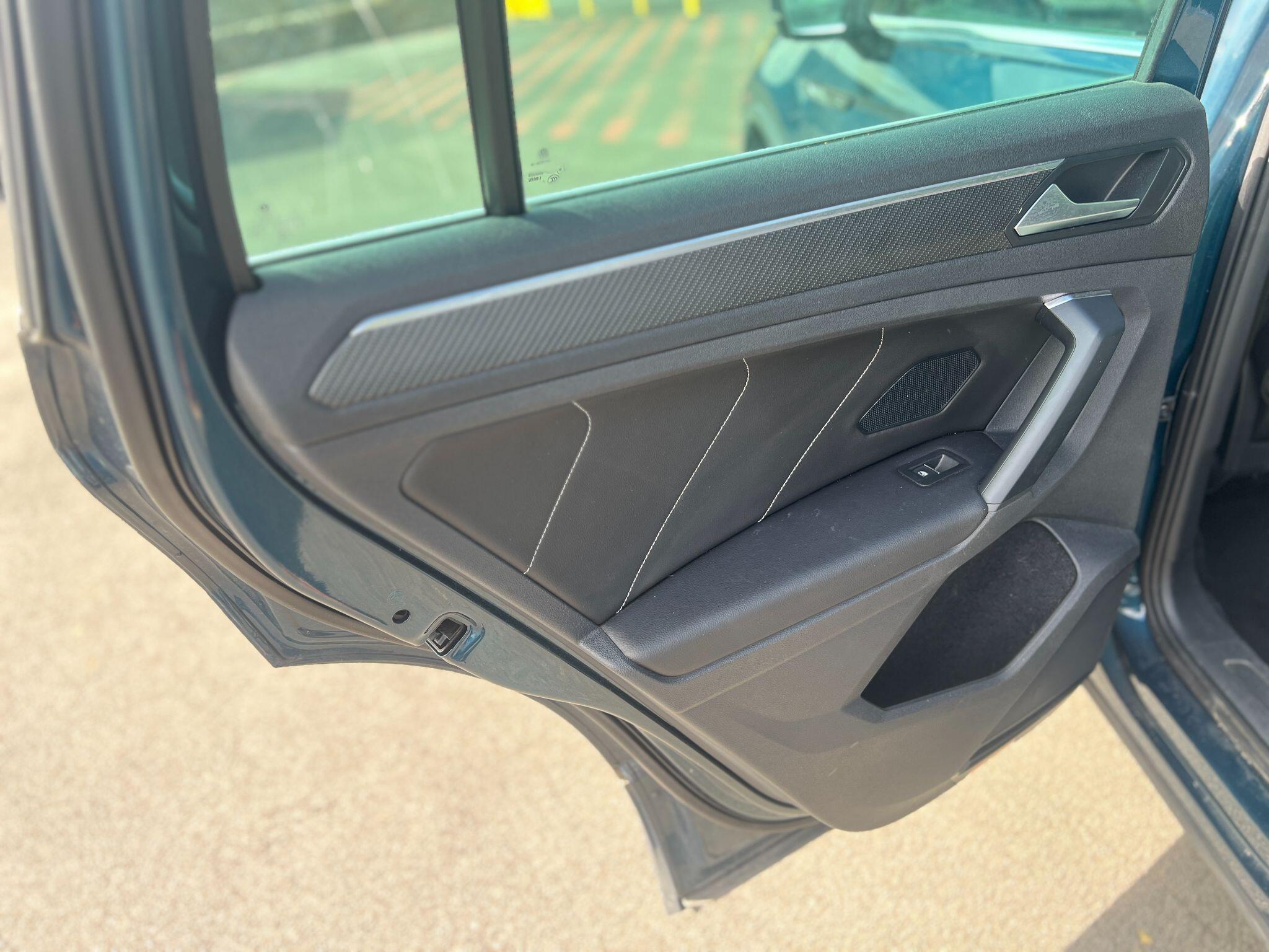 Volkswagen Tiguan view 16