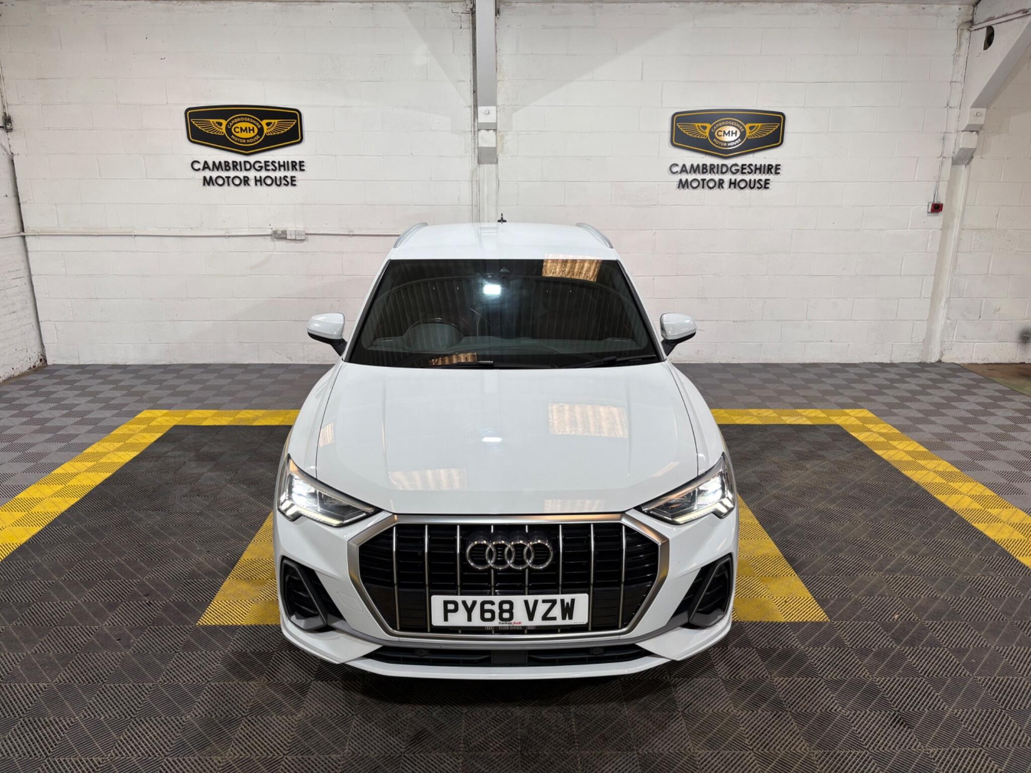 Audi Q3 view 2