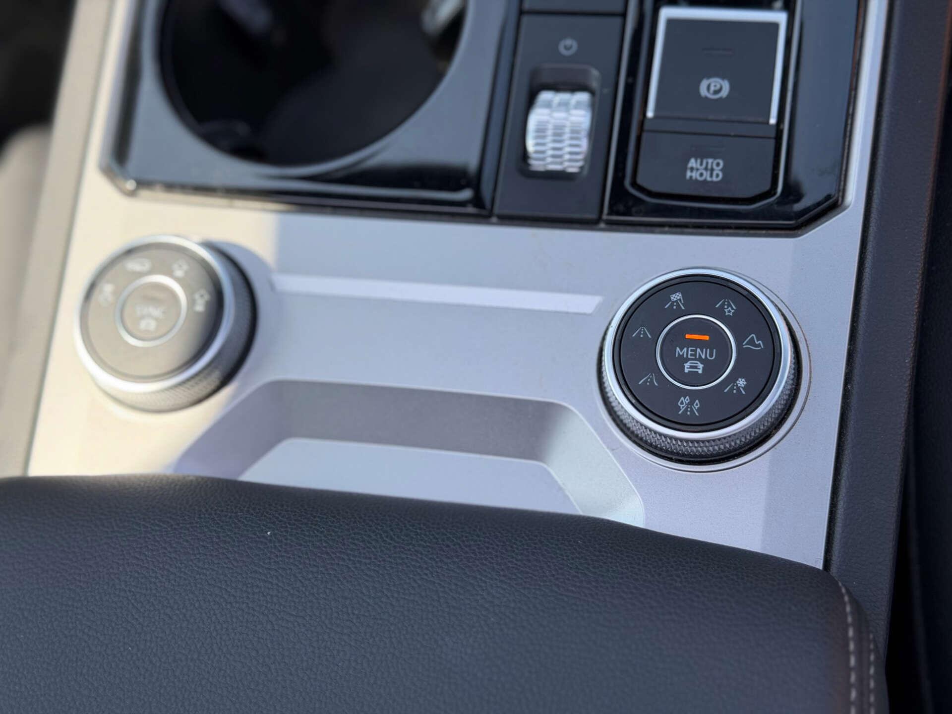 Volkswagen Touareg view 32