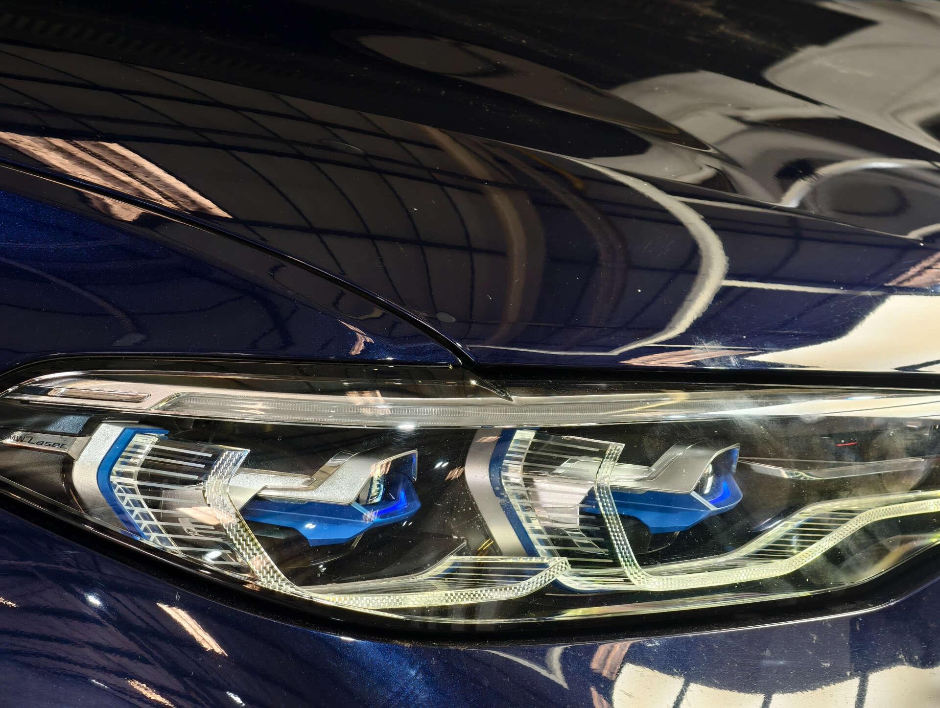BMW X7 view 25