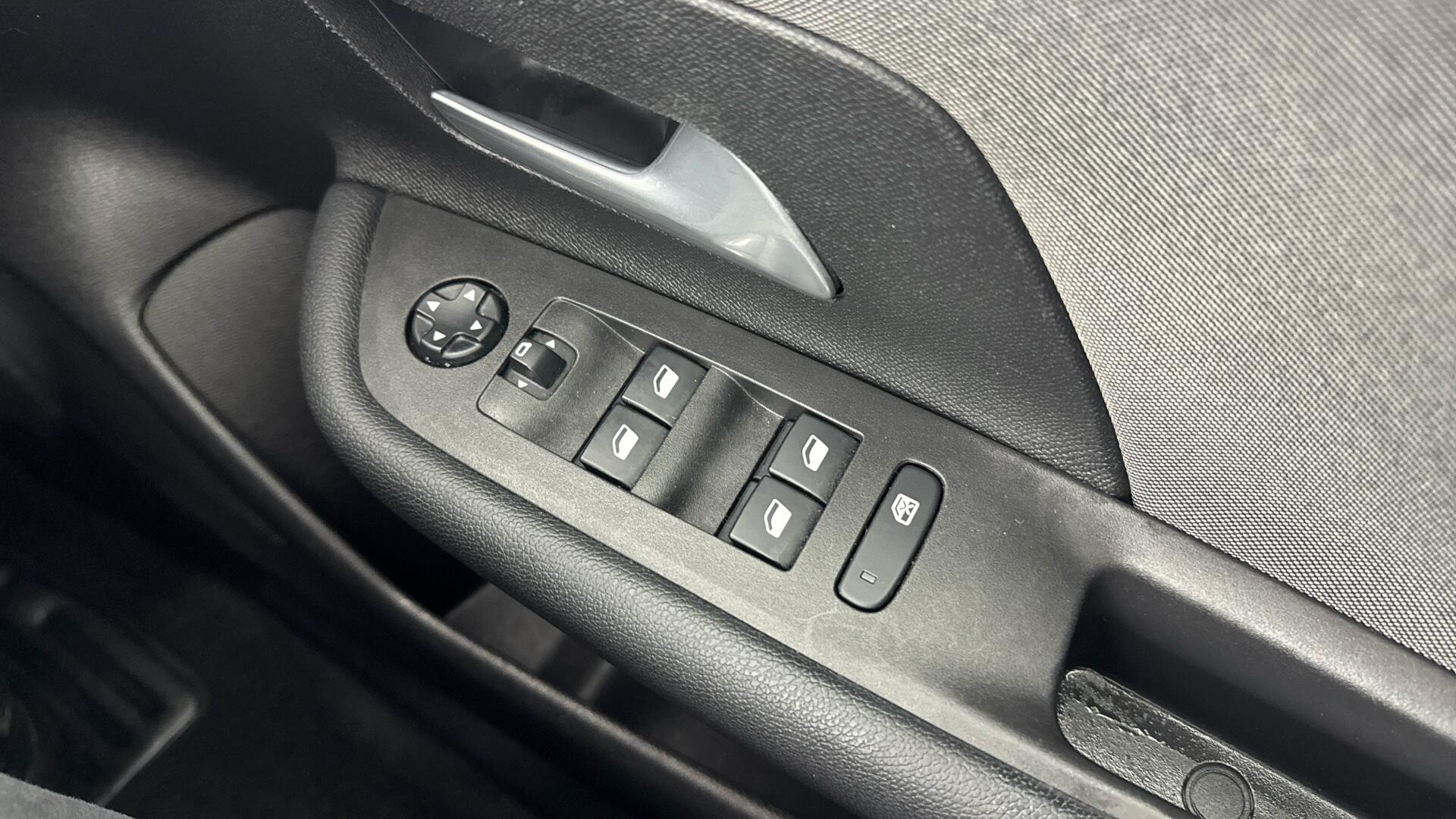 Vauxhall Mokka view 40