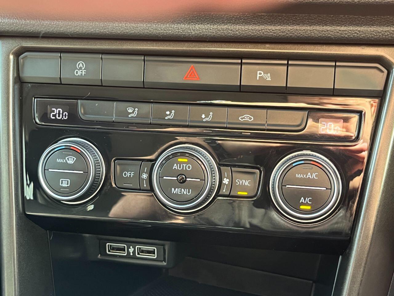 Volkswagen T-Roc view 19