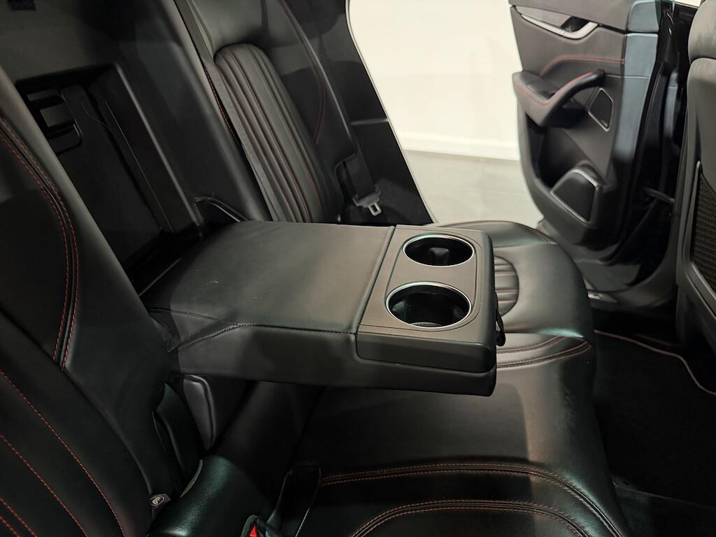 Maserati Levante view 54