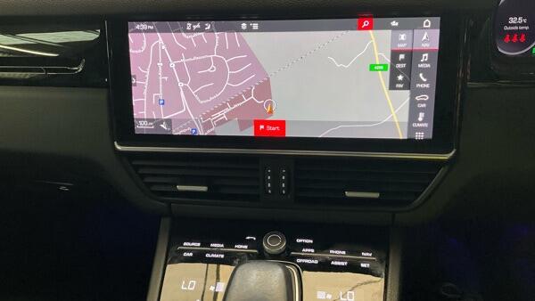 Porsche Cayenne view 8