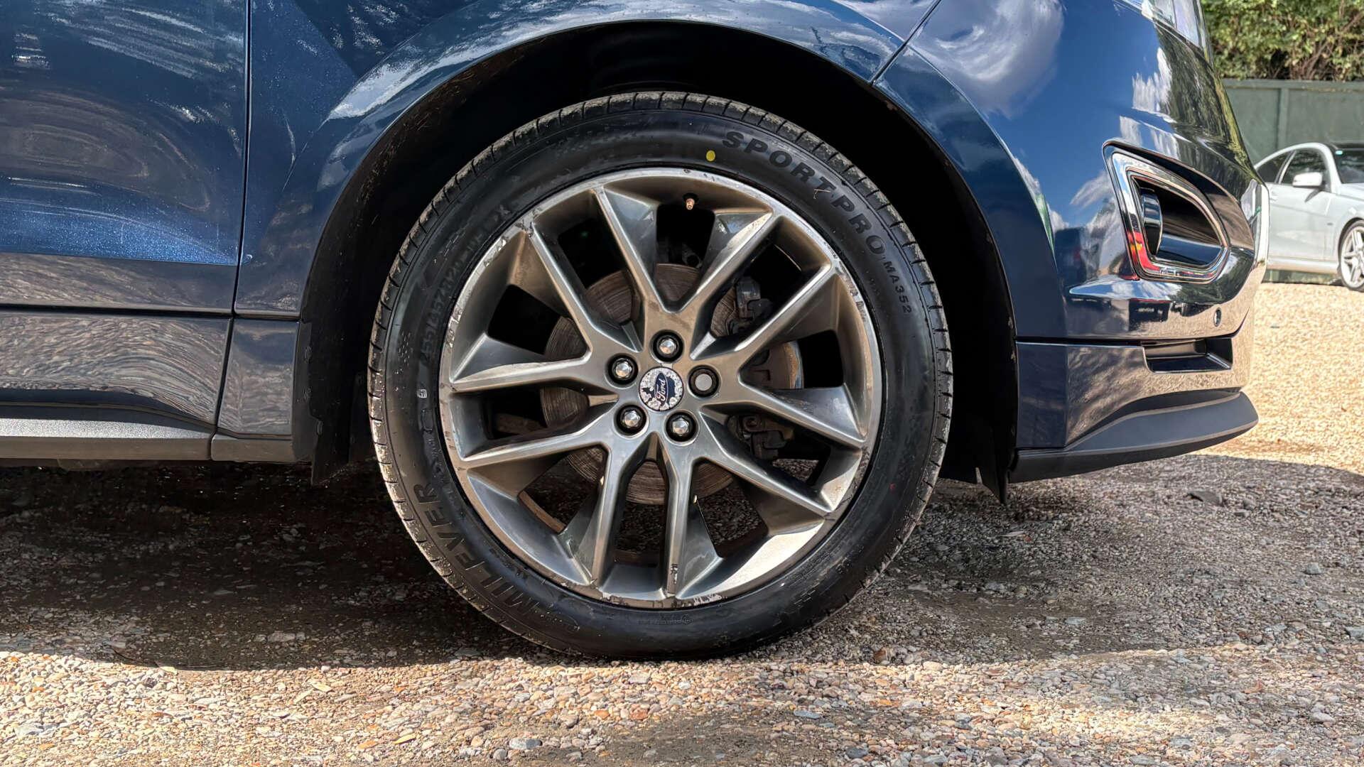 Ford Edge view 46