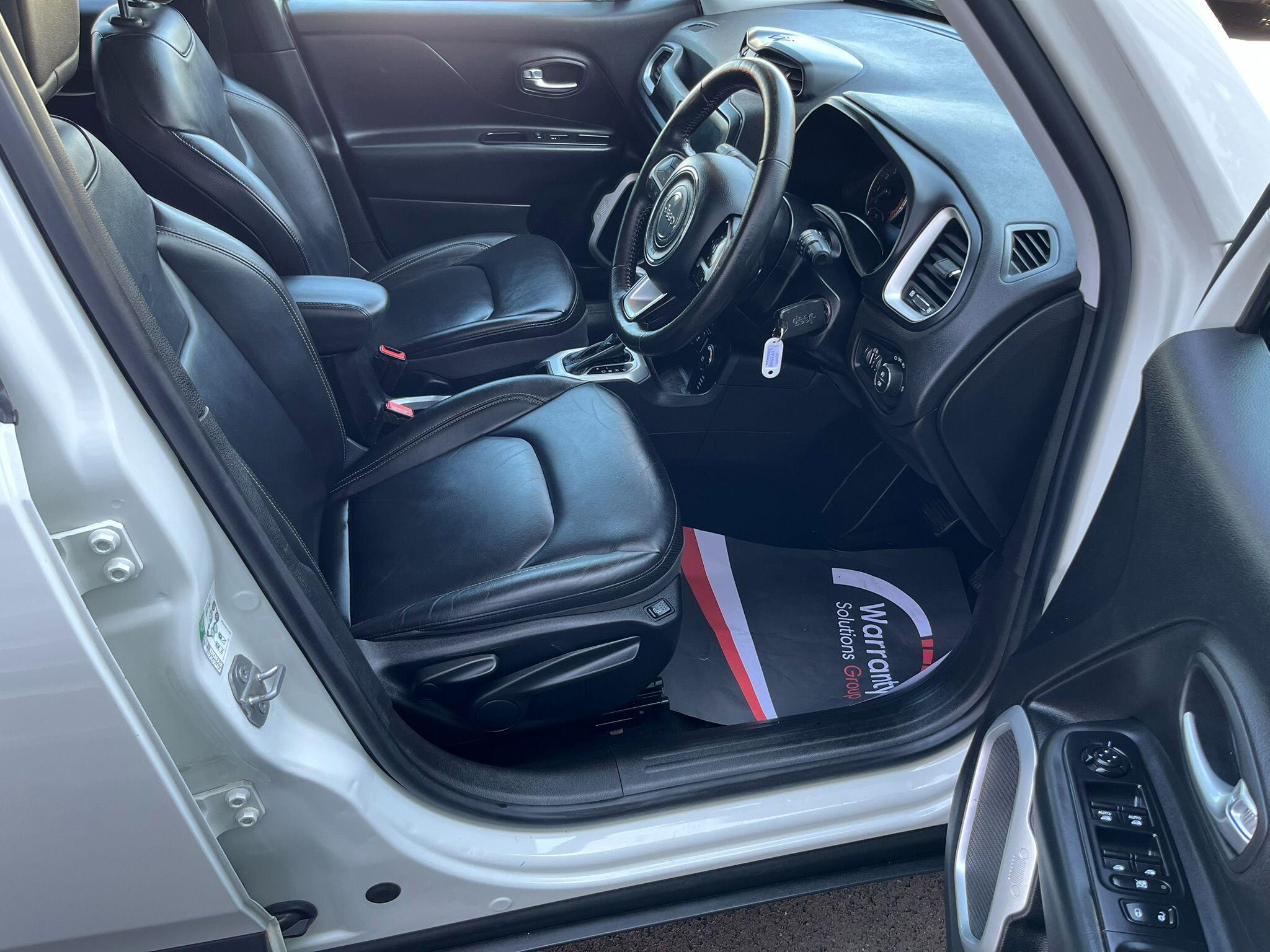 Jeep Renegade view 9