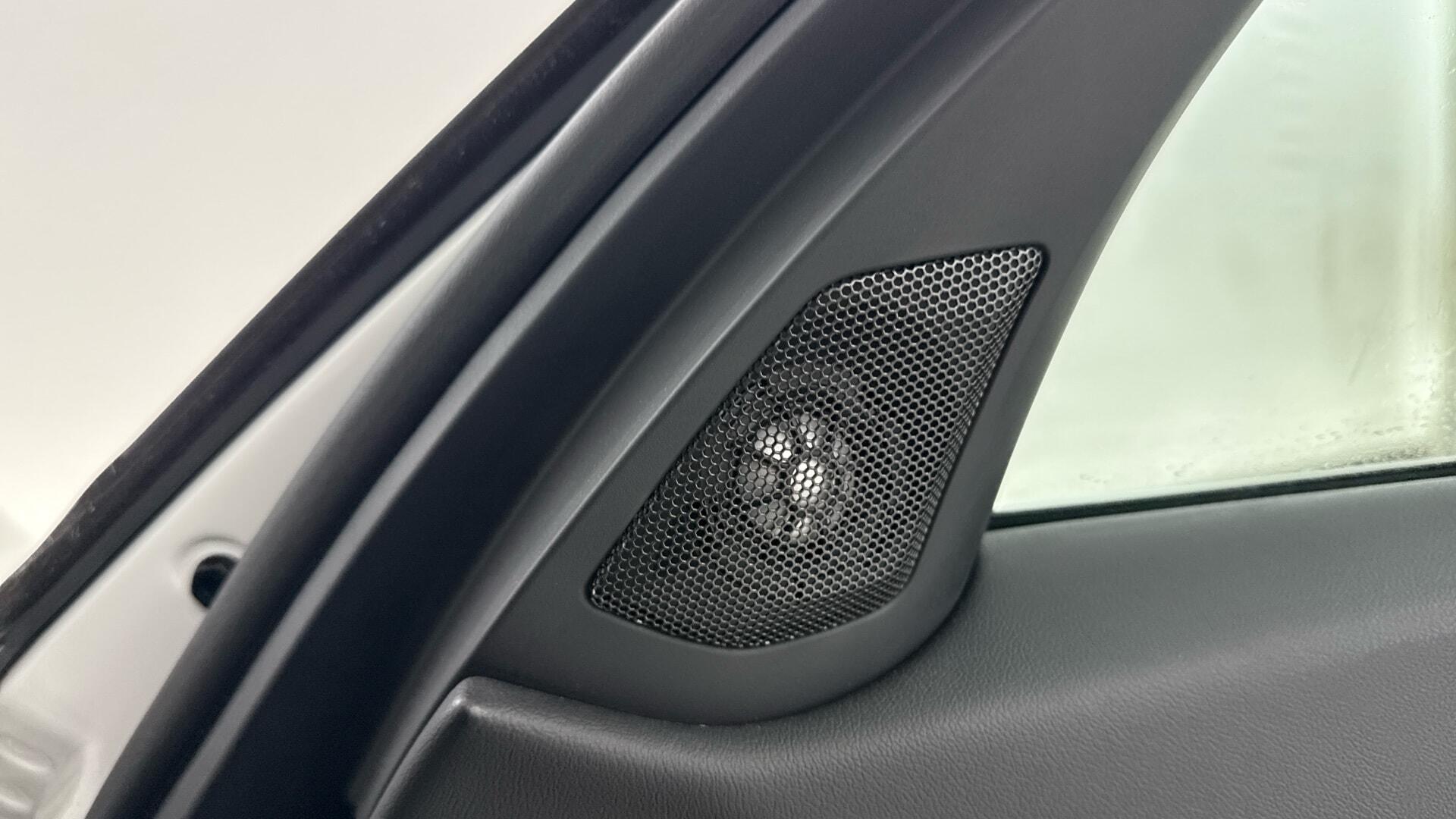 BMW 3 Series view 21