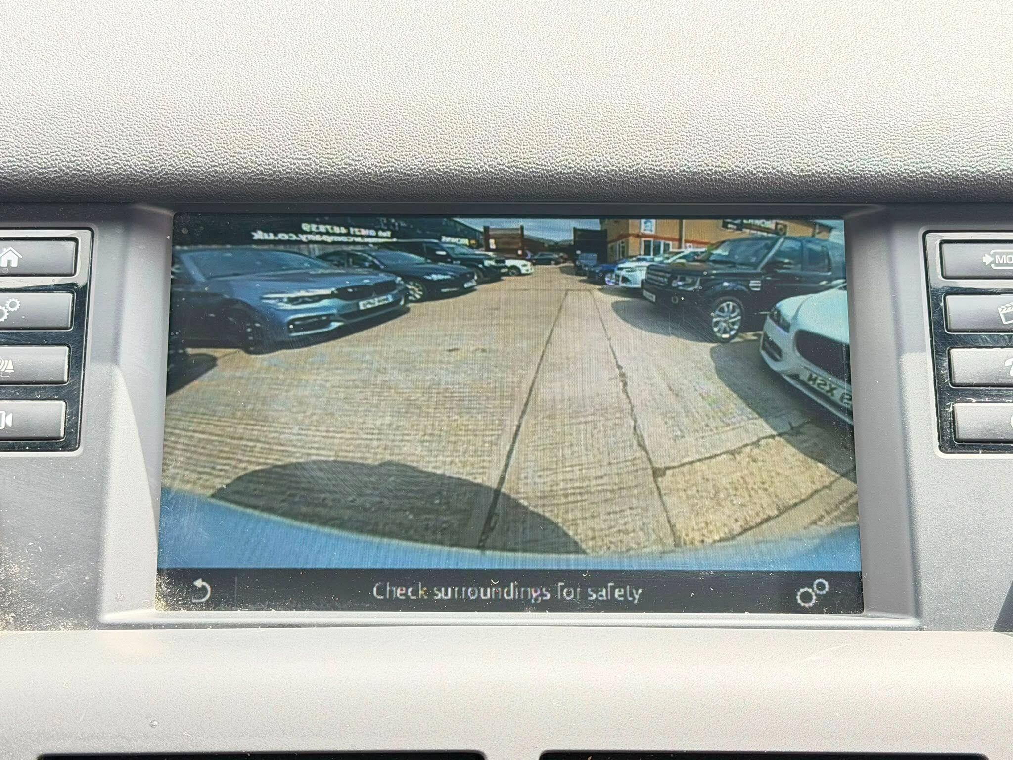 Land Rover Discovery Sport view 25