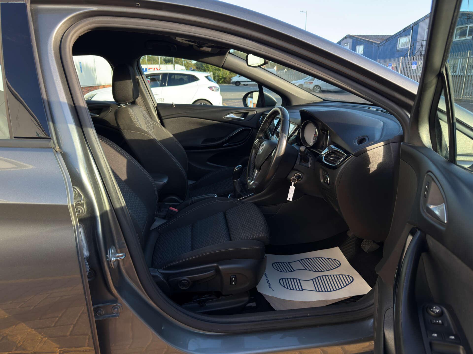 Vauxhall Astra view 22