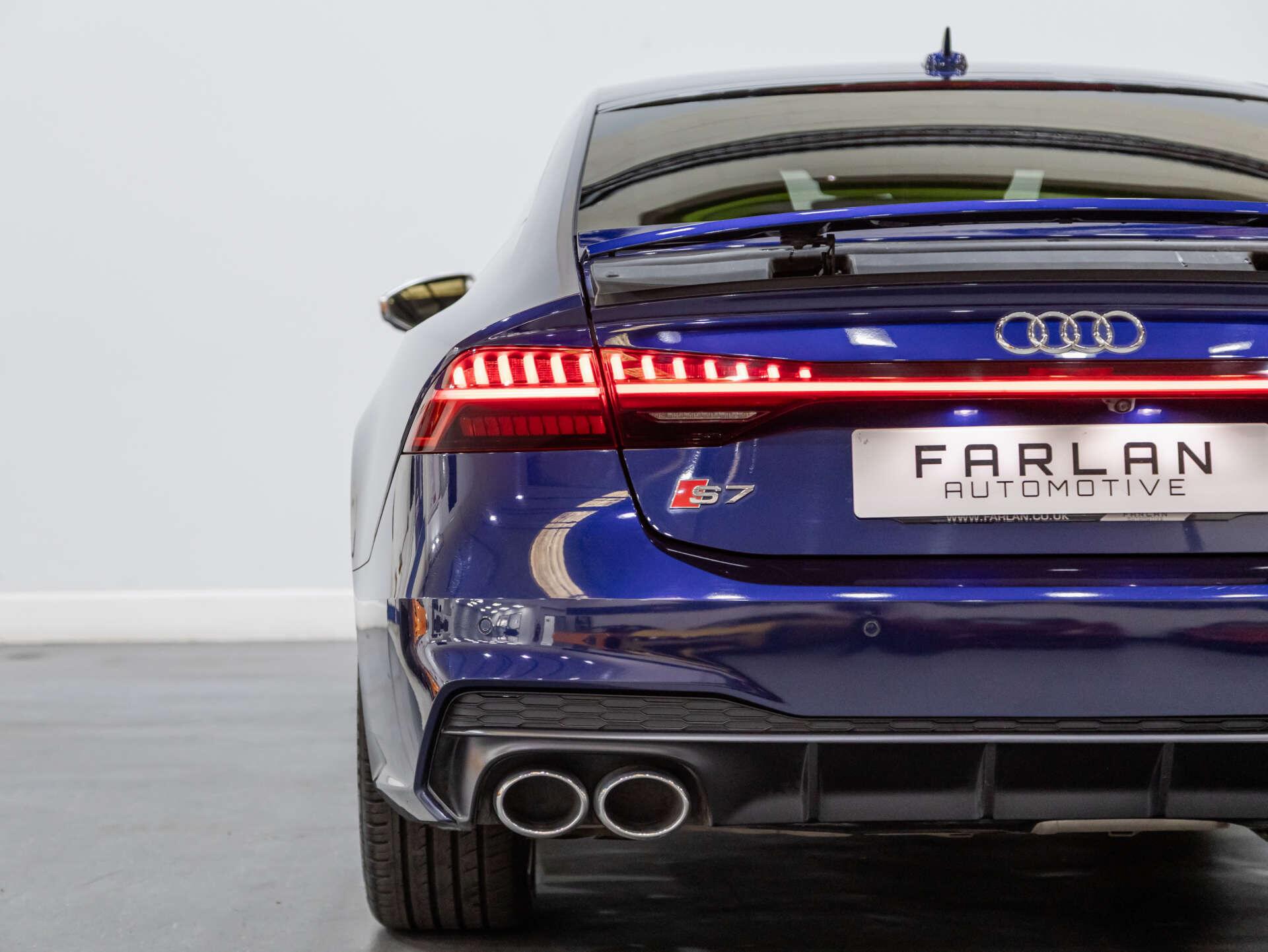 Audi S7 view 32