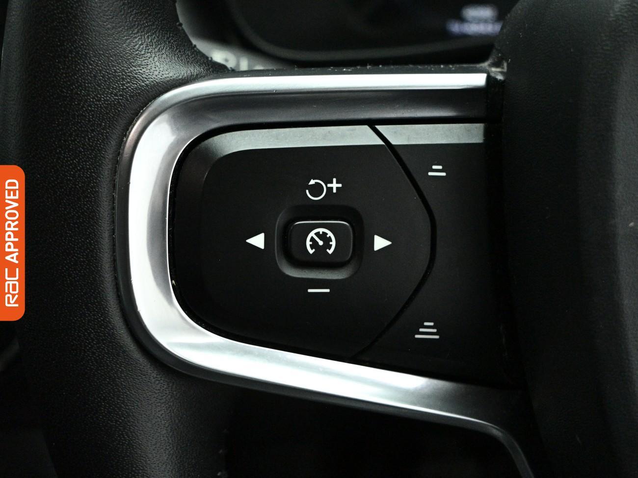 Volvo XC40 view 22