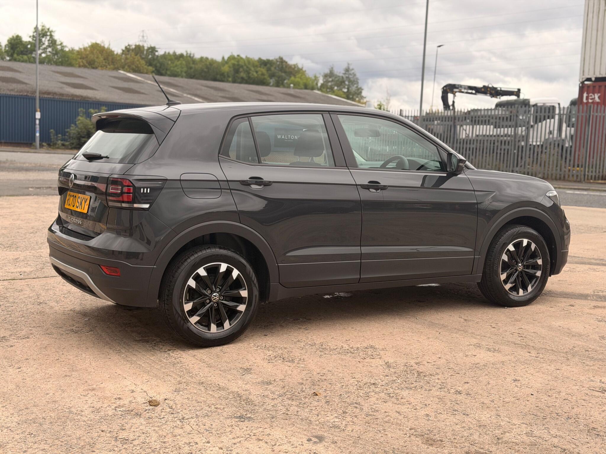 Volkswagen T-Cross view 18