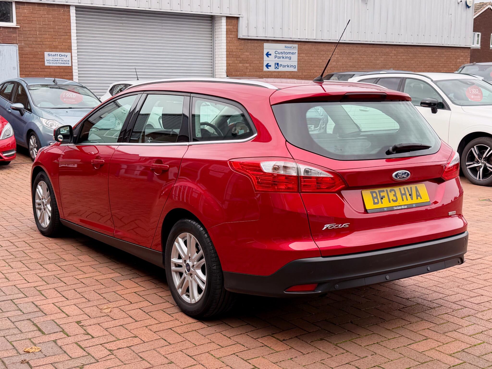 Ford Focus view 25
