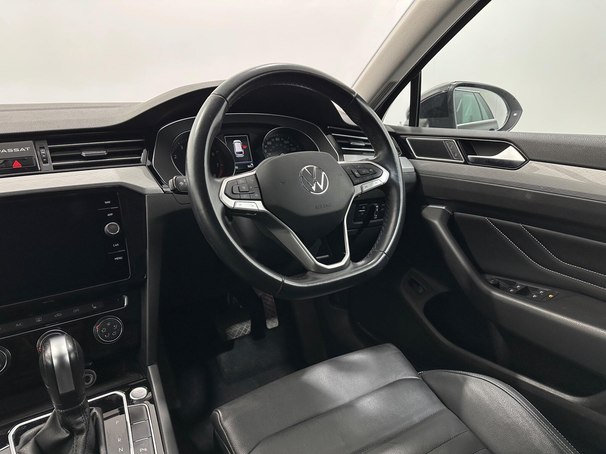 Volkswagen Passat view 12