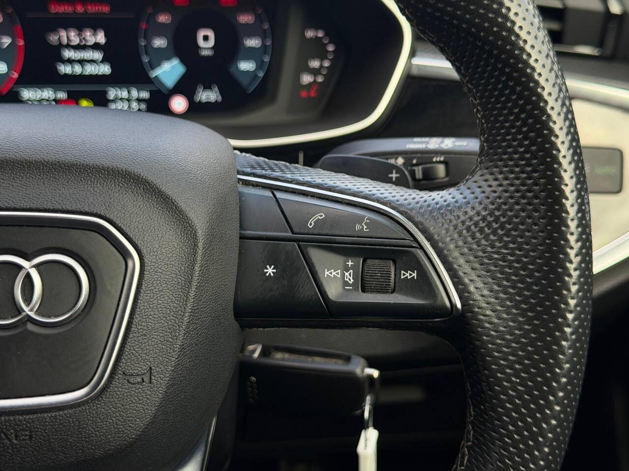 Audi Q3 view 35