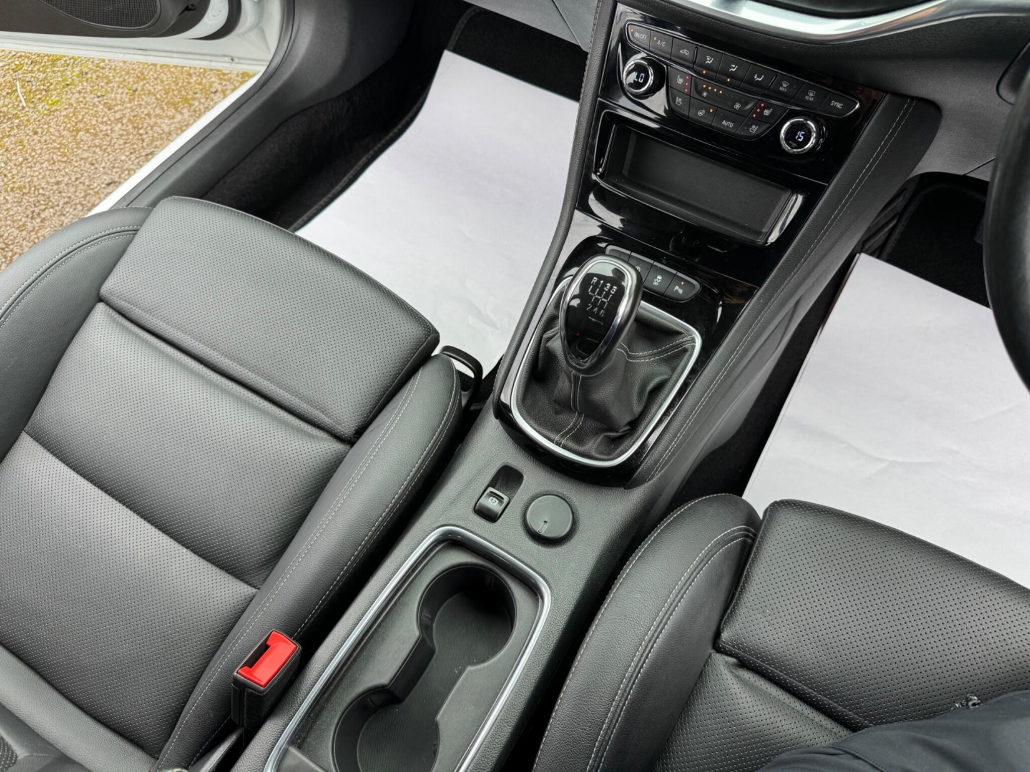 Vauxhall Astra view 14