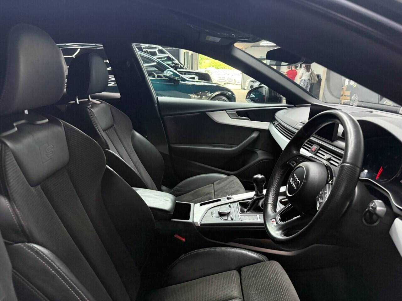Audi A5 view 32